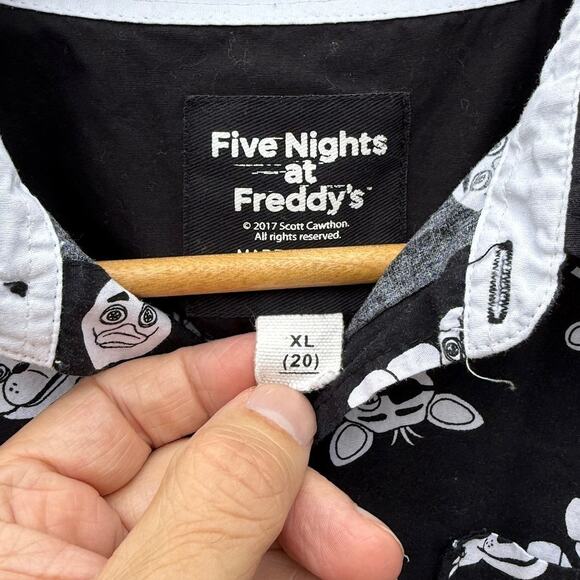Five Nights at Freddys FNAF black and white button up shirt Size Youth XL - Picture 2 of 5